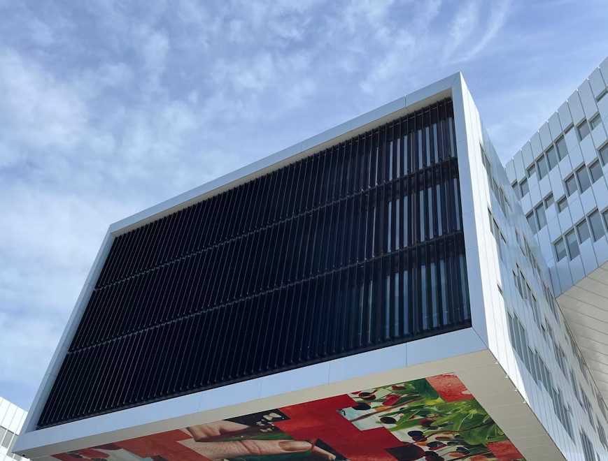 photovoltaik-fassadenanlagen-fuer-unternehmen-maxx-solar photovoltaik-fassadenanlagen-fuer-unternehmen-maxx-solar